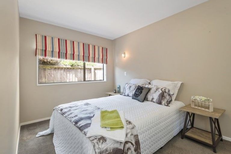 Photo of property in 4 Glenburn Place, Avonhead, Christchurch, 8042