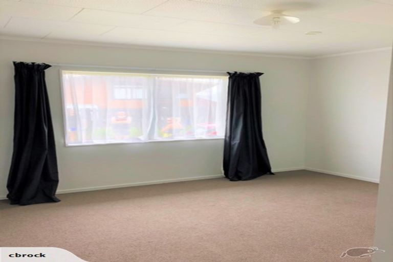 Photo of property in 2 Gordon Paul Place, Tuakau, 2121