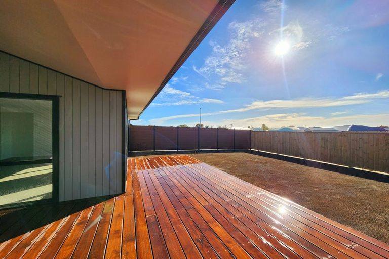 Photo of property in 5 Thorn Place, Levin, 5510