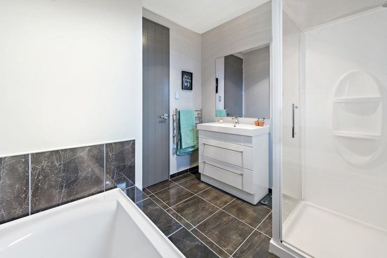 Photo of property in 16 Lloyds Close, Rolleston, 7614