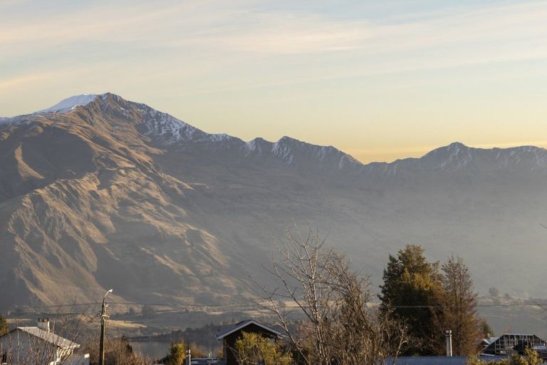 Photo of property in 37 Hunter Crescent, Wanaka, 9305