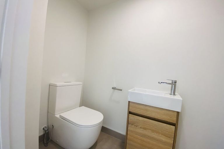 Photo of property in 7/20 Peach Road, Glenfield, Auckland, 0629