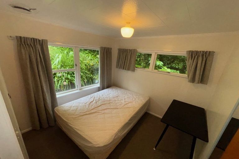 Photo of property in 2 Thurleigh Grove, Karori, Wellington, 6012