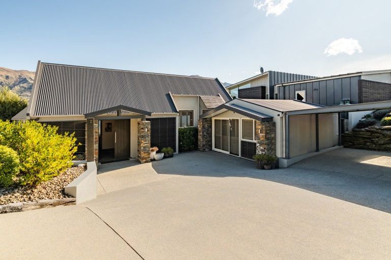 Photo of property in 32 Lismore Street, Wanaka, 9305