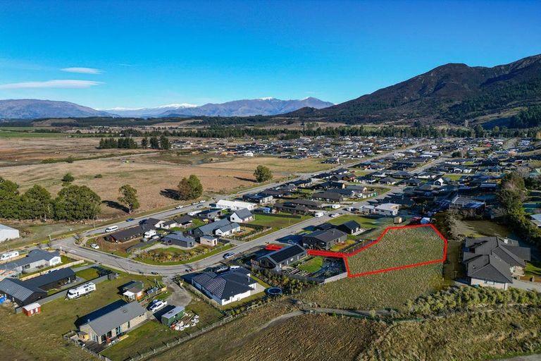 Photo of property in 33 Tomtit Crescent, Lake Hawea, 9382