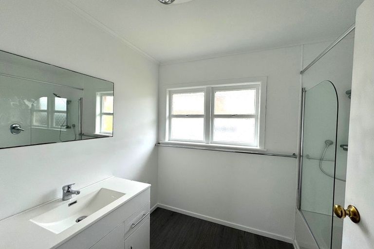 Photo of property in 656 Pakuranga Road, Howick, Auckland, 2010