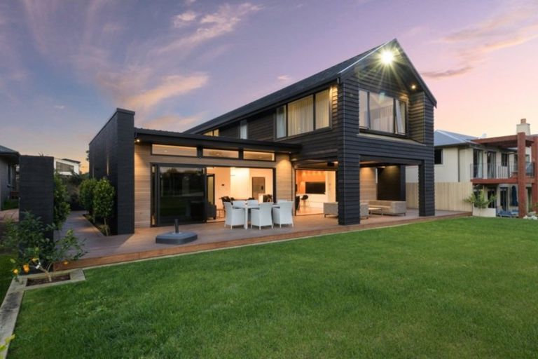 Photo of property in 210 Oceanbeach Road, Mount Maunganui, 3116