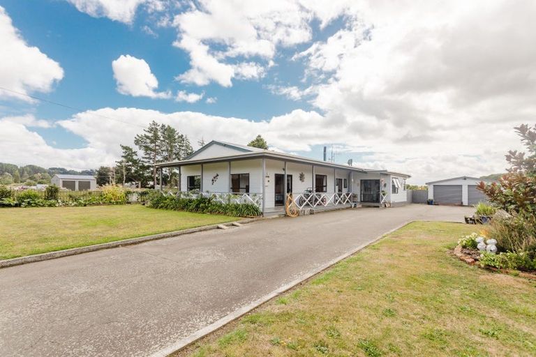 Photo of property in 336 Carisbrook Road, Mangatainoka, Pahiatua, 4982
