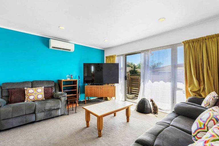 Photo of property in 2/46 Takanini Road, Takanini, 2112