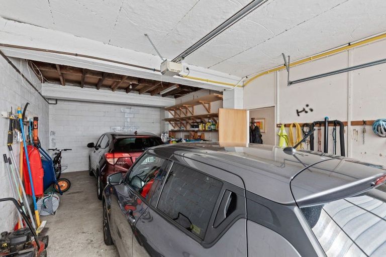 Photo of property in 12 Beaumont Crescent, Frankleigh Park, New Plymouth, 4310