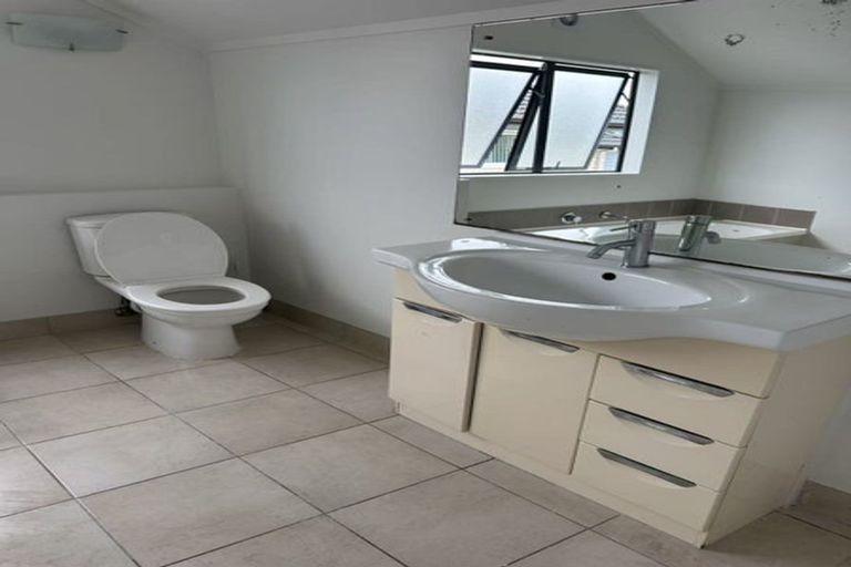 Photo of property in 1/127 Bucklands Beach Road, Bucklands Beach, Auckland, 2012