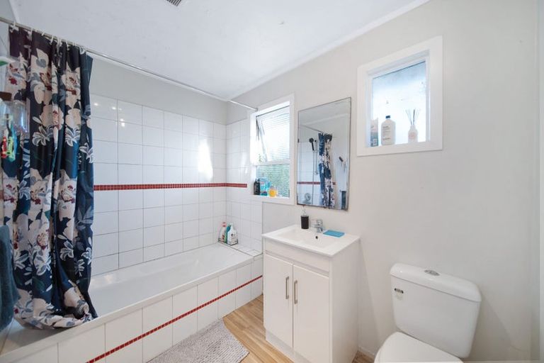 Photo of property in 24 Winsford Street, Manurewa, Auckland, 2102