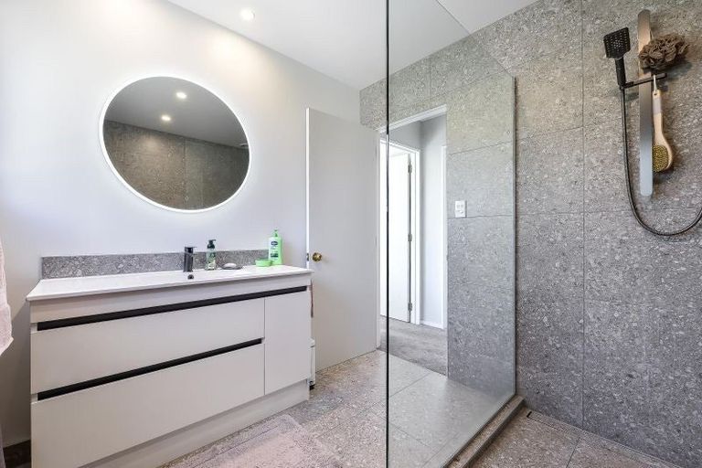 Photo of property in 68 Dixon Road, Glenview, Hamilton, 3206