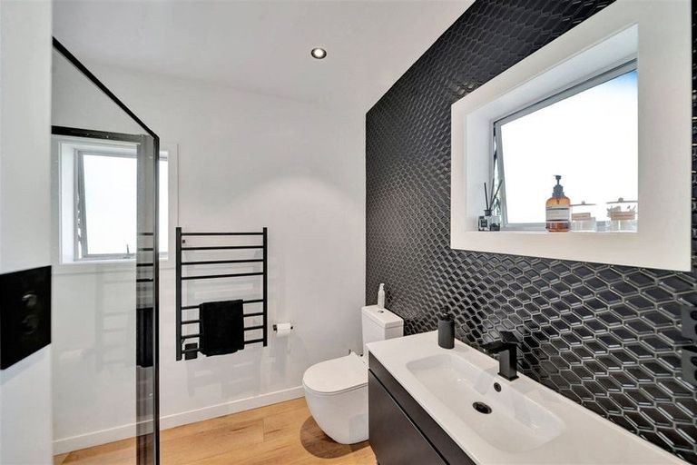 Photo of property in 45a View Road, Campbells Bay, Auckland, 0630