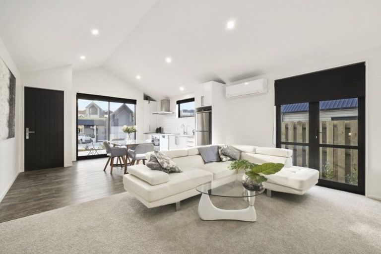 Photo of property in 22 Huxley Place, Lake Hayes, Queenstown, 9304