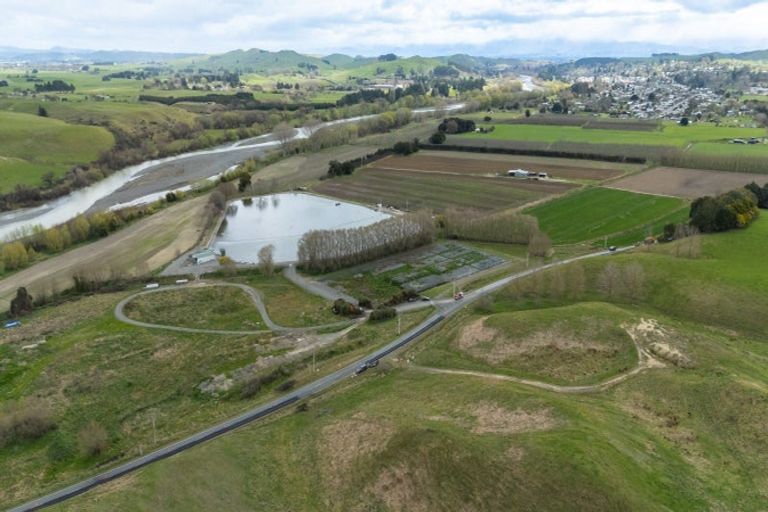 Photo of property in 209 Pourerere Road, Waipawa, 4271