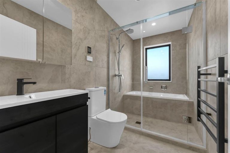 Photo of property in 16 Waimarie Drive, Karaka, 2578