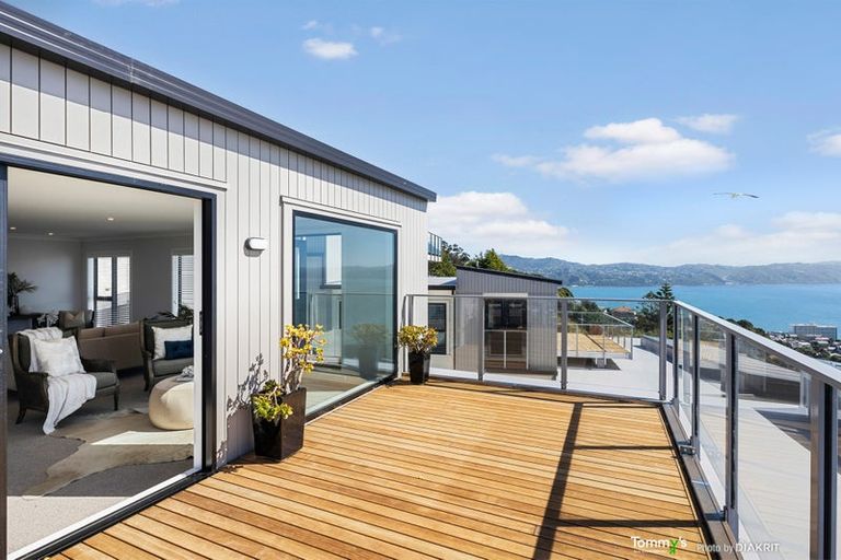 Photo of property in 25u2 Thane Road, Roseneath, Wellington, 6011