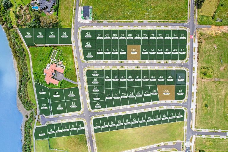 Photo of property in 35 Hayfield Way, Karaka, Papakura, 2113