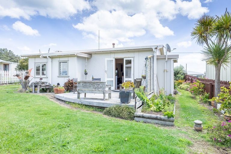 Photo of property in 23 Kelly Street, Baylys Beach, Dargaville, 0377