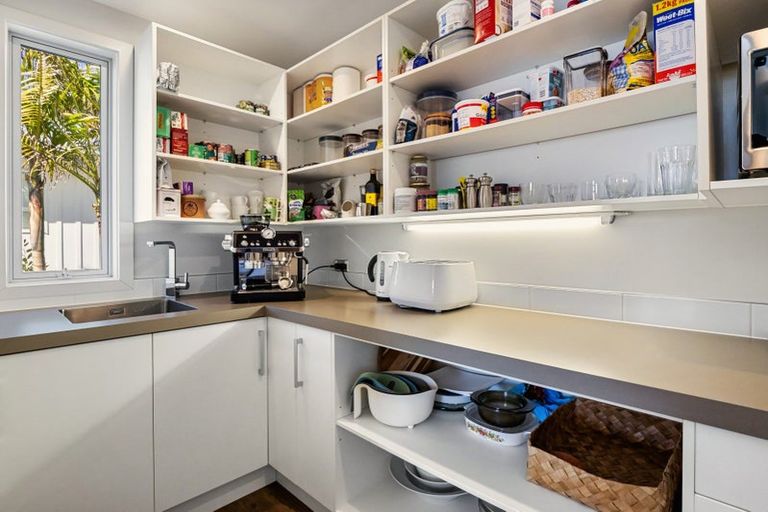 Photo of property in 60 Karewa Parade, Papamoa Beach, Papamoa, 3118