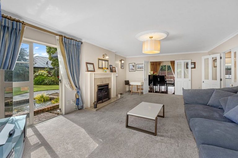 Photo of property in 25 Brockhall Lane, Avonhead, Christchurch, 8042