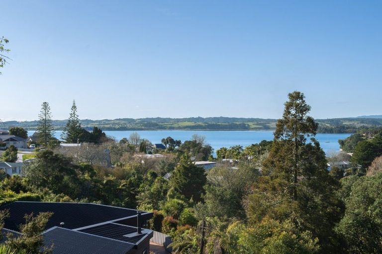 Photo of property in 7 Fenton Terrace, Cockle Bay, Auckland, 2014