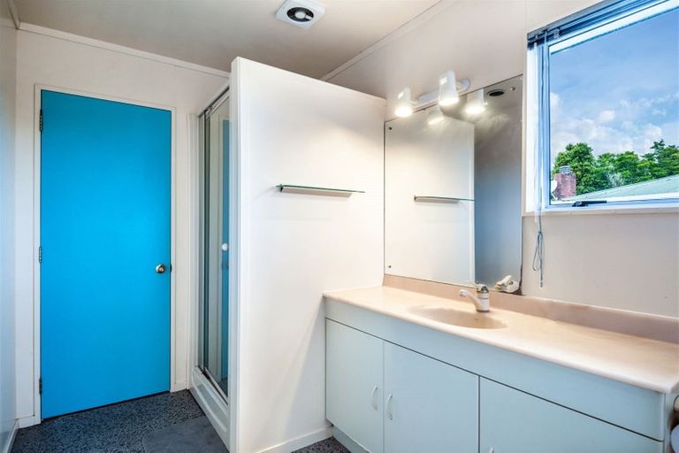 Photo of property in 2/6 Marsh Avenue, Forrest Hill, Auckland, 0620