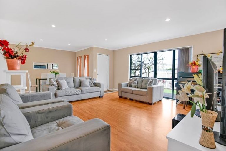 Photo of property in 17 Glenpark Place, Favona, Auckland, 2024