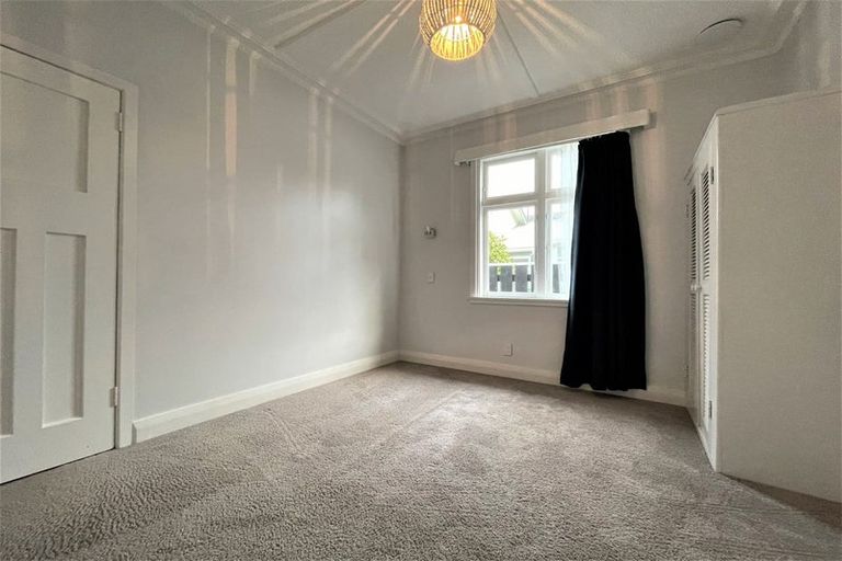 Photo of property in 18 Parkvale Road, Karori, Wellington, 6012