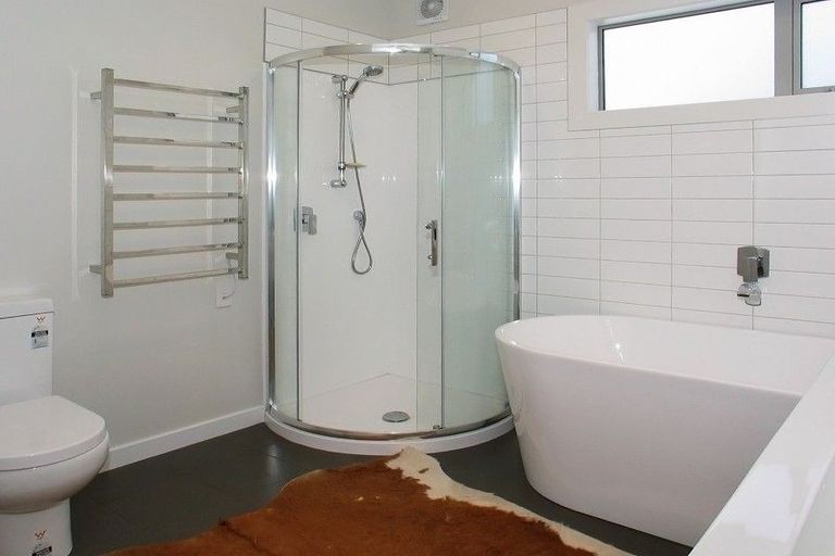 Photo of property in 90 Muri Road, Pukerua Bay, 5026