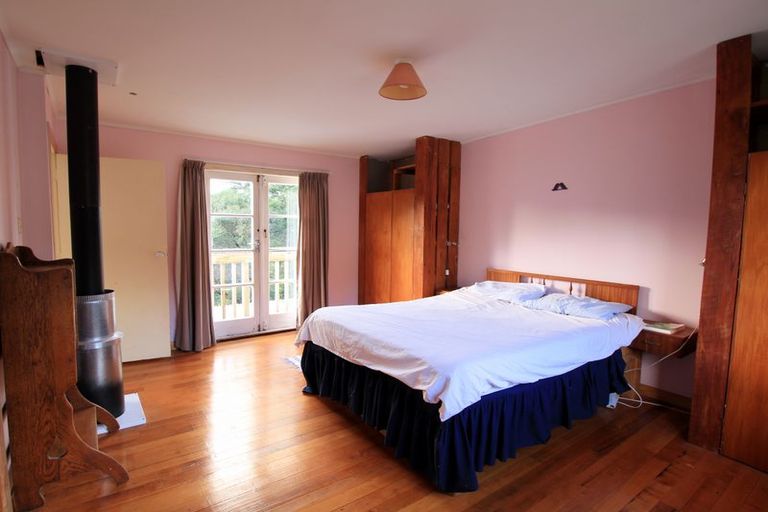 Photo of property in 42 Minnehaha Avenue, Titirangi, Auckland, 0604