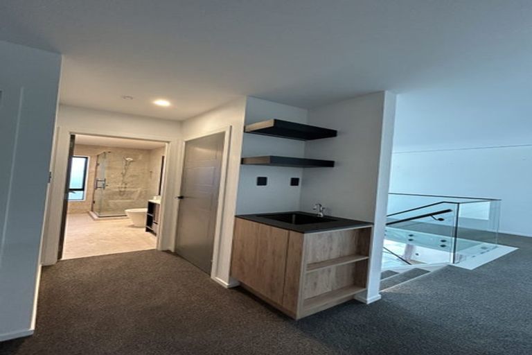 Photo of property in 4 Flavell Drive, Orewa, 0931