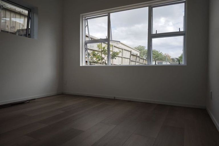 Photo of property in 18 Paisley Street, Mellons Bay, Auckland, 2014