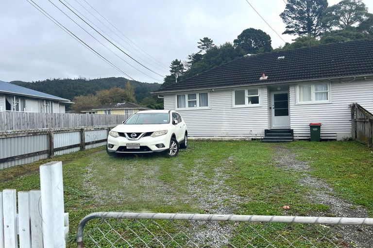Photo of property in 388-390 George Street, Stokes Valley, Lower Hutt, 5019