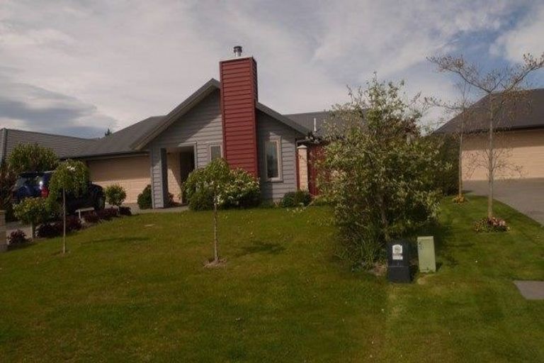 Photo of property in 17 Elm Drive, Rangiora, 7400