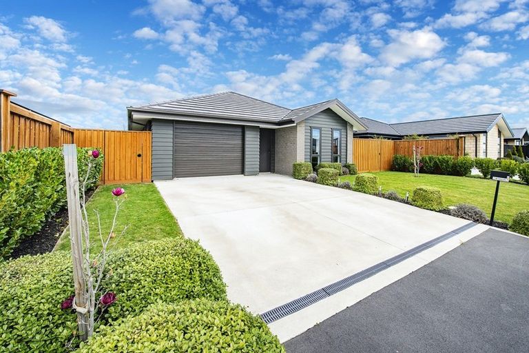 Photo of property in 8 Northmoor Boulevard, Rolleston, 7615