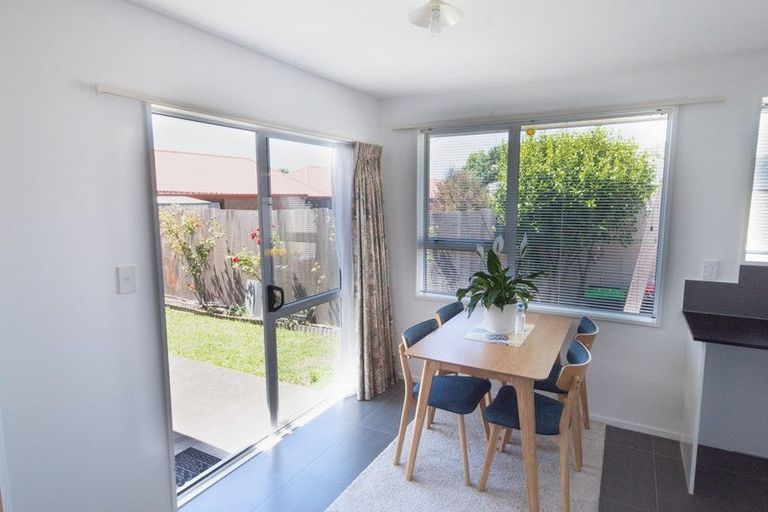 Photo of property in 3/5 Broadbent Street, Riccarton, Christchurch, 8041
