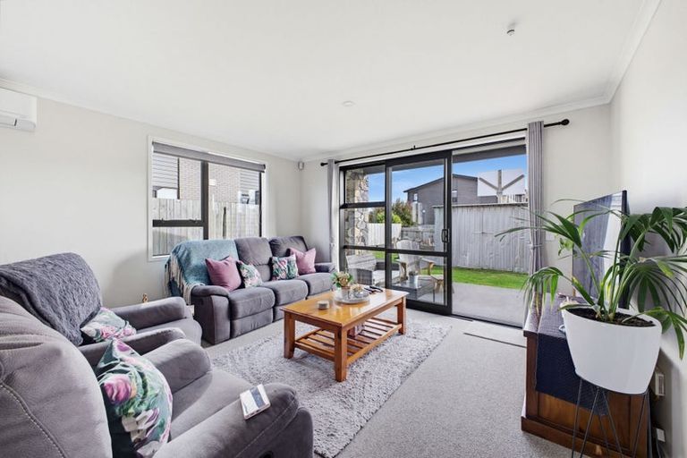 Photo of property in 15 Discovery Place, Marfell, New Plymouth, 4310