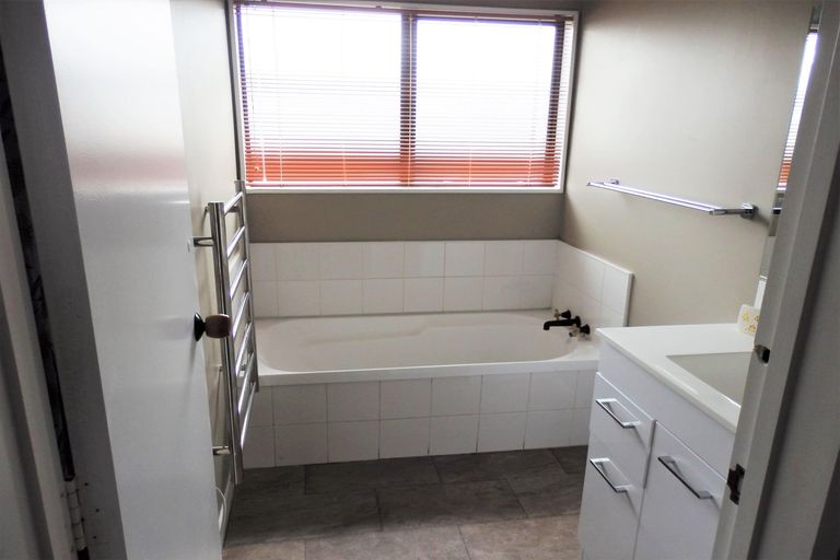 Photo of property in 26 Richmond Street, Cambridge, 3434