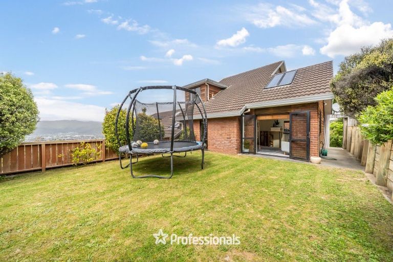 Photo of property in 6 Avonlea Grove, Belmont, Lower Hutt, 5010