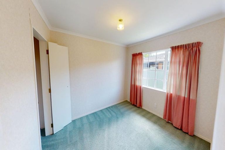 Photo of property in 8 Holly Court, Palmerston North, 4410