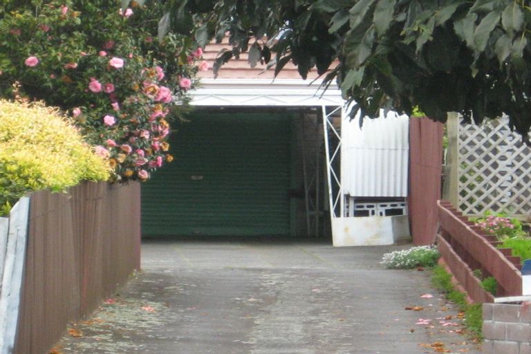 Photo of property in 83a Tukapa Street, Westown, New Plymouth, 4310