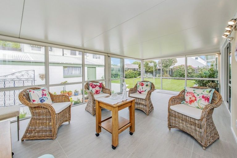 Photo of property in 4 Rachel Place, Avonhead, Christchurch, 8042