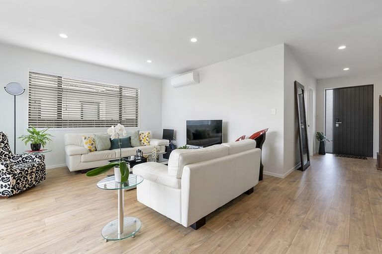 Photo of property in 29 Papa Orchard Drive, Kumeu, 0810