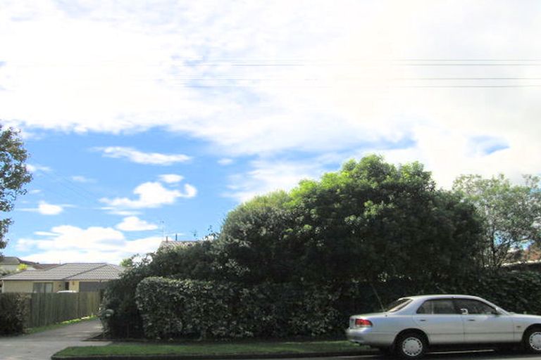 Photo of property in 2/120 Carruth Road, Papatoetoe, Auckland, 2025