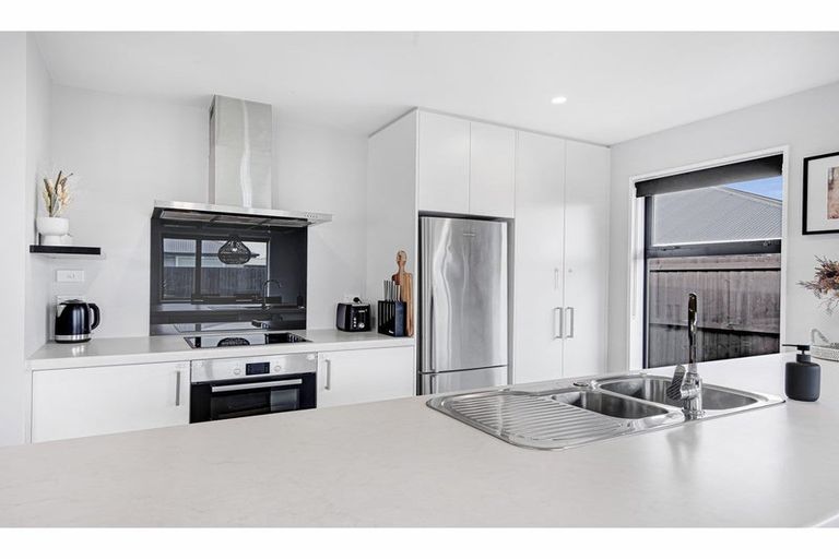 Photo of property in 5 Grasmere Close, Rangiora, 7400