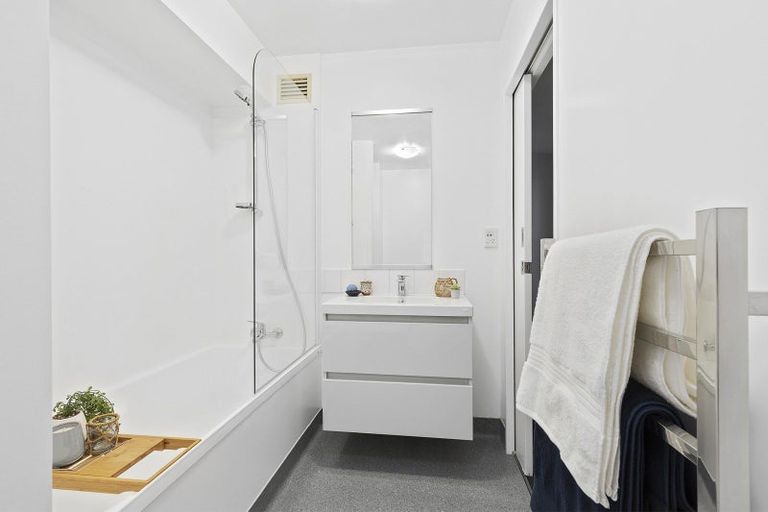 Photo of property in Luxford Villas, 314/72u Herald Street, Berhampore, Wellington, 6023