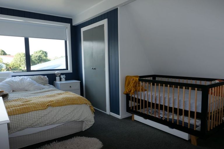 Photo of property in 9 Toporoa View, Ascot Park, Porirua, 5024
