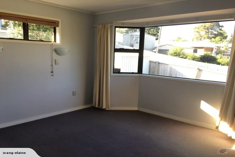 Photo of property in 1/66 Hogans Road, Glenfield, Auckland, 0629